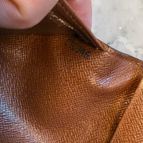 Louis Vuitton Monogram Long Wallet - Picture 5 of 7